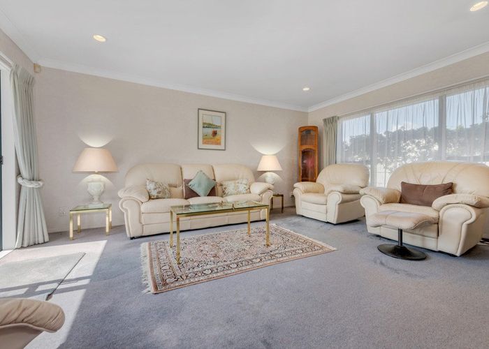  at 2/41 West Fairway, Golflands, Manukau City, Auckland