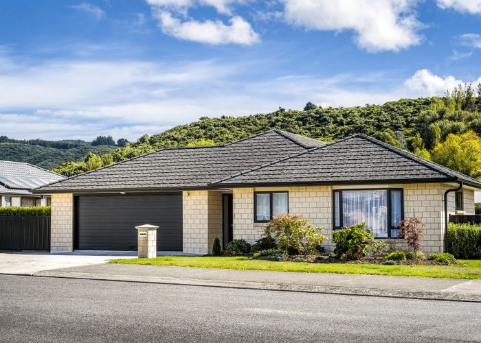  at 4 Sunstone Crescent, Brown Owl, Upper Hutt