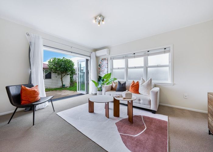  at 2/9 Esmonde Road, Takapuna, North Shore City, Auckland