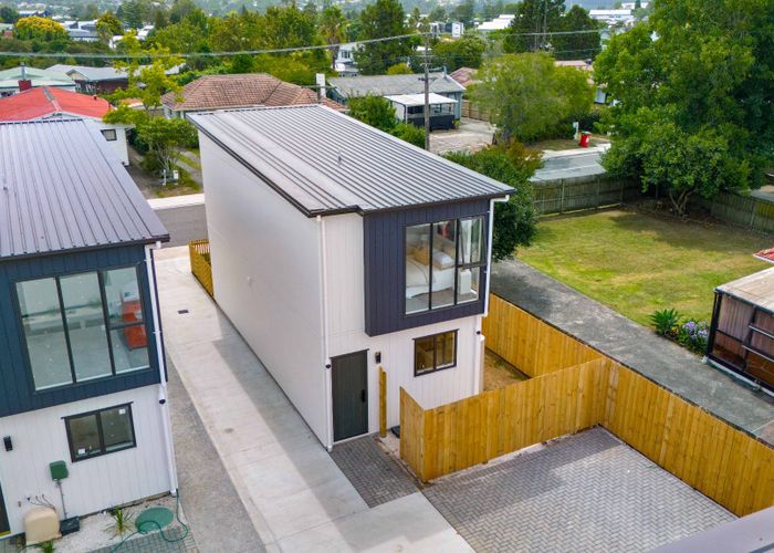  at 20A Fairdene Avenue, Henderson, Waitakere City, Auckland