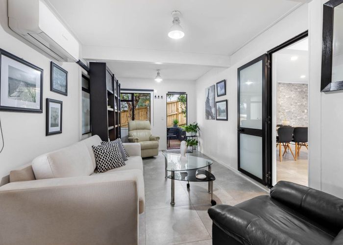  at 135 Sunset Road, Totara Vale, North Shore City, Auckland