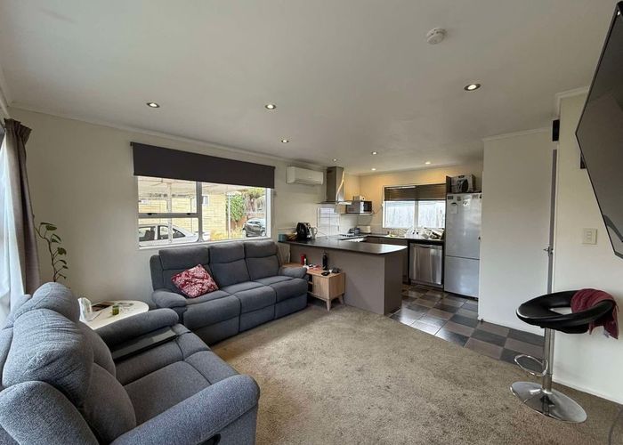  at 2/8 Wilford Street, Wallaceville, Upper Hutt, Wellington