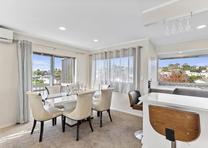  at 2/6 Boys Place, Pakuranga Heights, Auckland