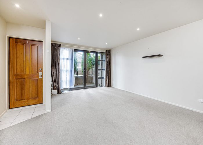  at 31/8 Landscape Road, Papatoetoe, Manukau City, Auckland