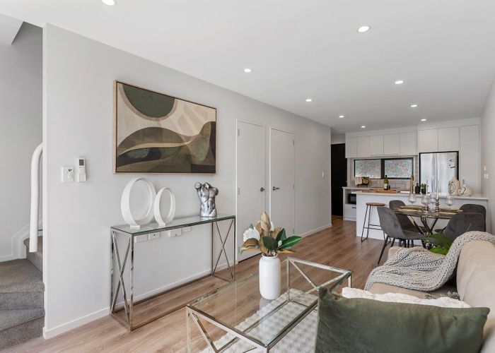  at Unit 11/8 Chivalry Road, Glenfield, North Shore City, Auckland