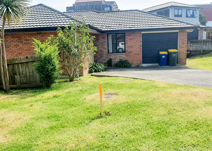  at 6 Claywest Place, Glen Eden, Auckland