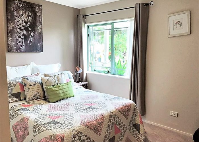  at 41 Unsworth Drive, Unsworth Heights, North Shore City, Auckland