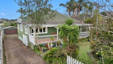  at 8 Revel Avenue, Mount Roskill, Auckland