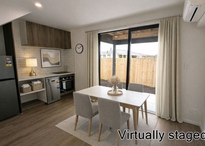  at 11/10-12 Humphreys Place, Mangere, Manukau City, Auckland