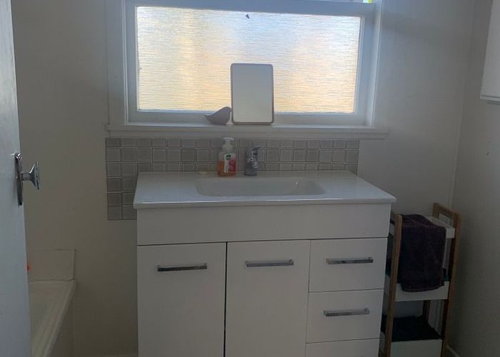  at 60 English Street, Saint Andrews, Hamilton, Waikato