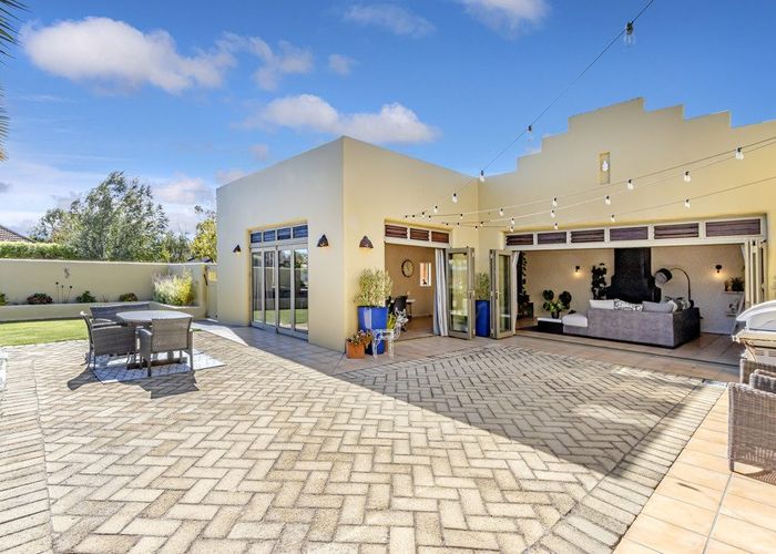  at 21 Amoka Crescent, Parklands, Christchurch
