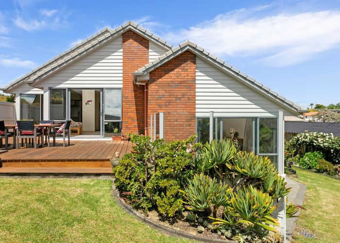  at 18 Sharples Place, Somerville, Auckland
