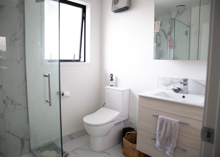  at 9/137 Tirimoana Road, Te Atatū South, Auckland