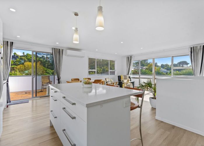  at 662 Beach Road, Browns Bay, Auckland