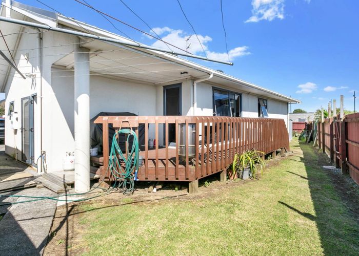  at 8 Cambridge Terrace, Papatoetoe, Auckland
