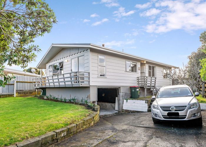  at 6 Yates Street, Otaki Beach, Otaki