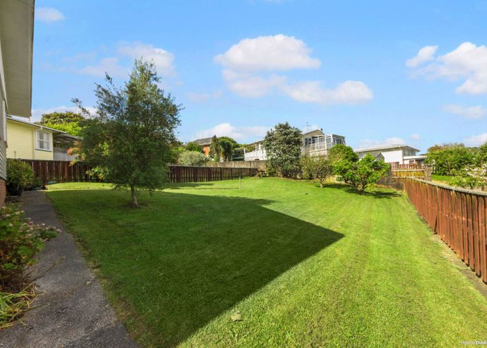  at 11 Pasteur Place, New Windsor, Auckland