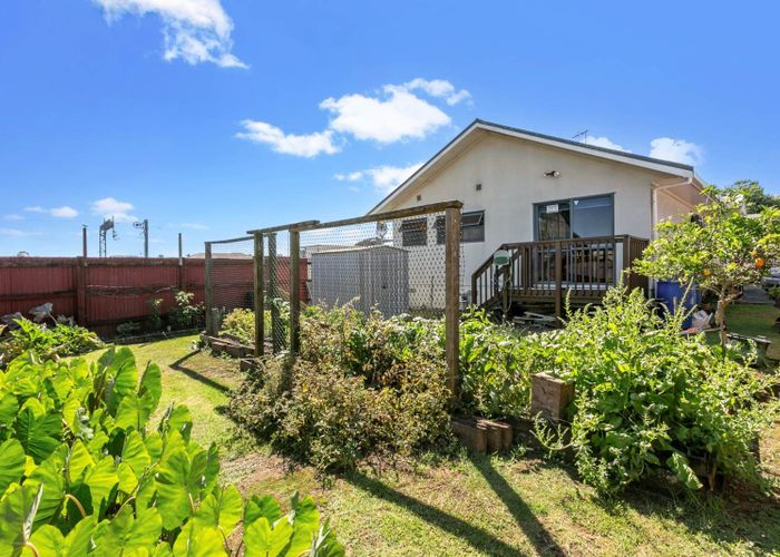  at 8 Cambridge Terrace, Papatoetoe, Auckland