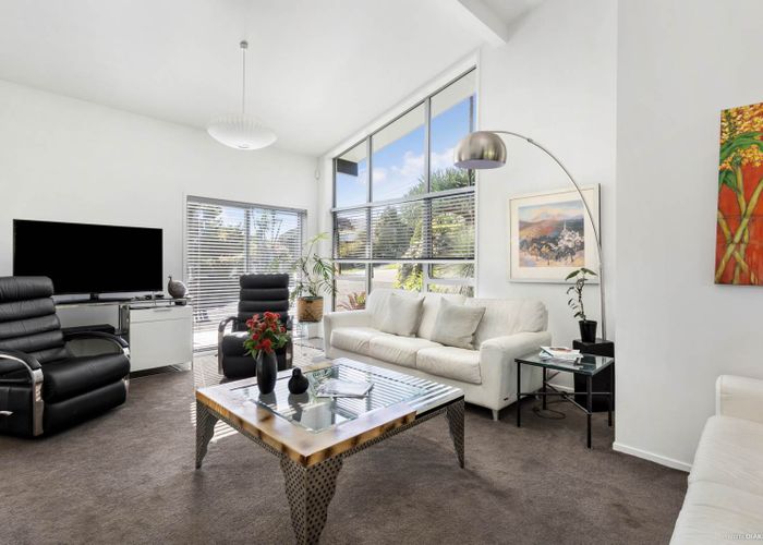  at 906 Beach Road, Waiake, Auckland