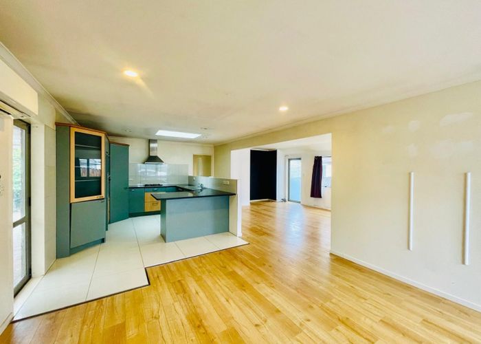  at 10 Wheaton Place, Glen Eden, Auckland