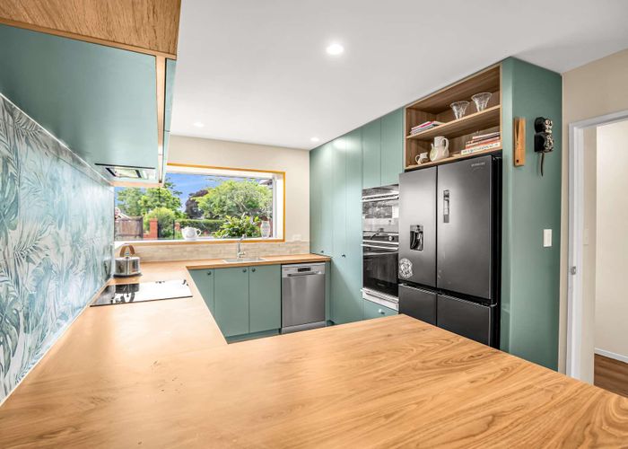  at 43 Gladstone Road, Woodend, Woodend