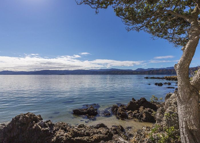  at 353A Karaka Bay Road, Karaka Bays, Wellington