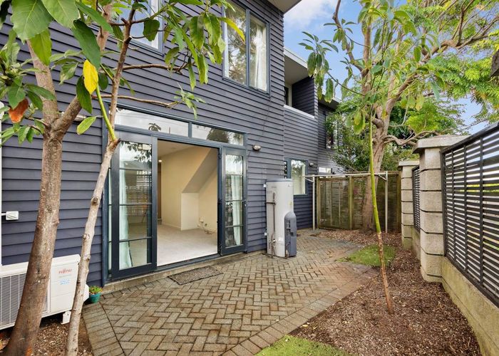  at 18 Saintly Lane, Avondale, Auckland City, Auckland