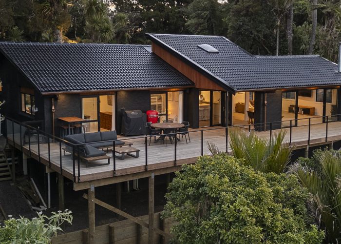  at 859 Scenic Drive, Swanson, Waitakere City, Auckland