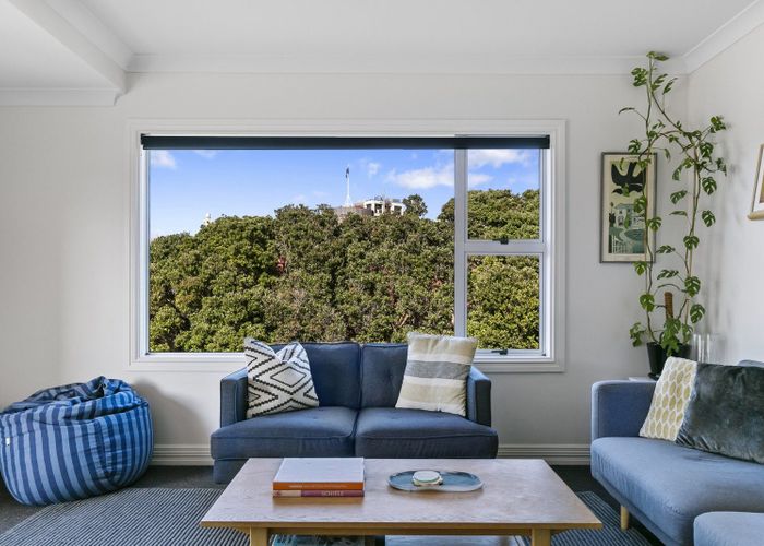  at 18C Hill Street, Thorndon, Wellington