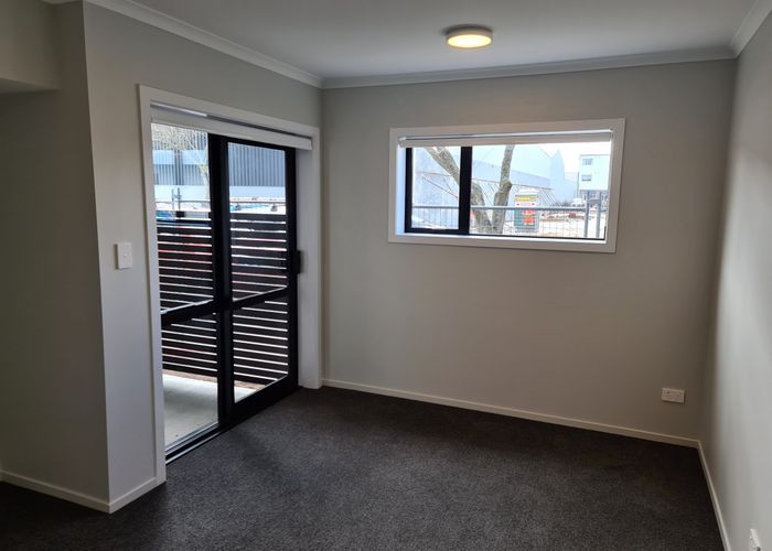  at 4/17 Vialou Street, Hamilton Central, Hamilton