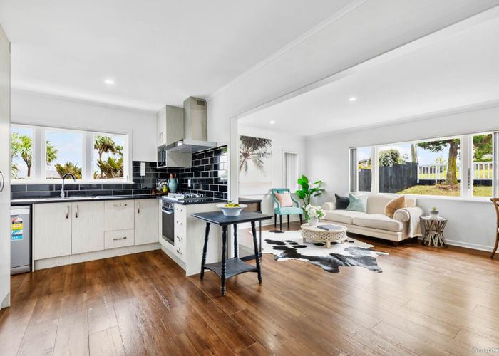  at 61 Awaroa Road, Sunnyvale, Auckland