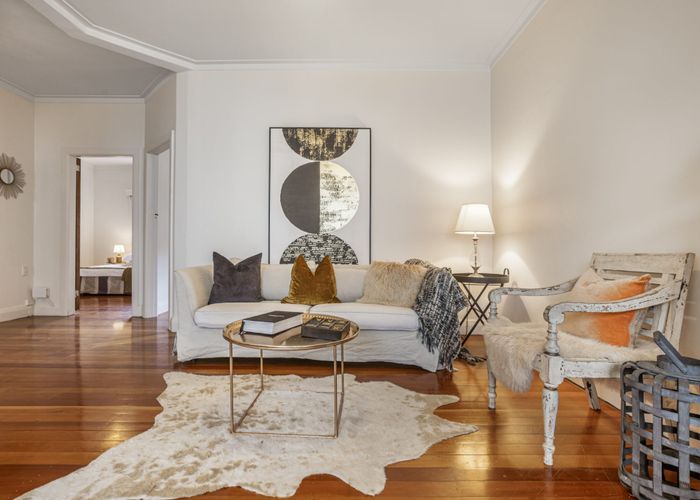  at 2/2 View Road, Mount Eden, Auckland