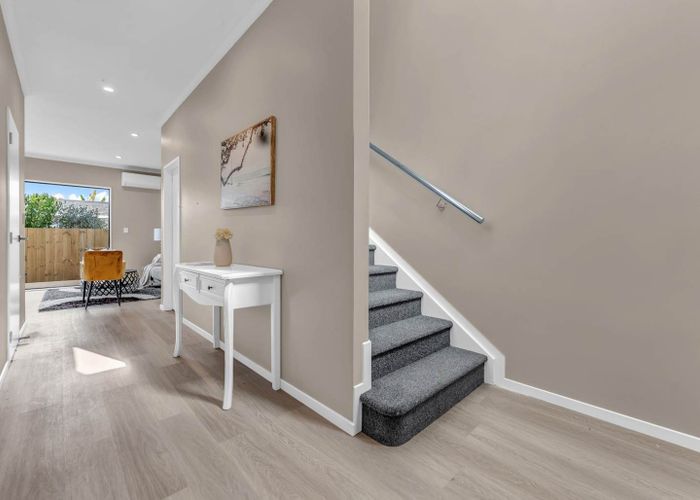  at 1e 1 Greenmeadows Avenue,, Manurewa, Manukau City, Auckland