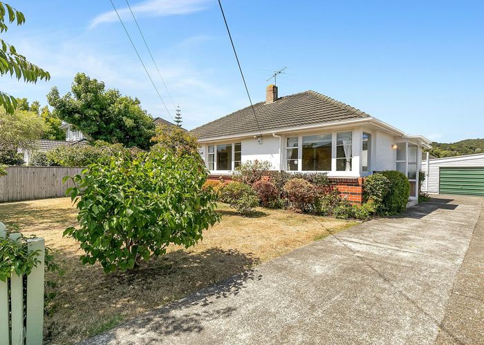  at 5 Courtenay Road, Heretaunga, Upper Hutt