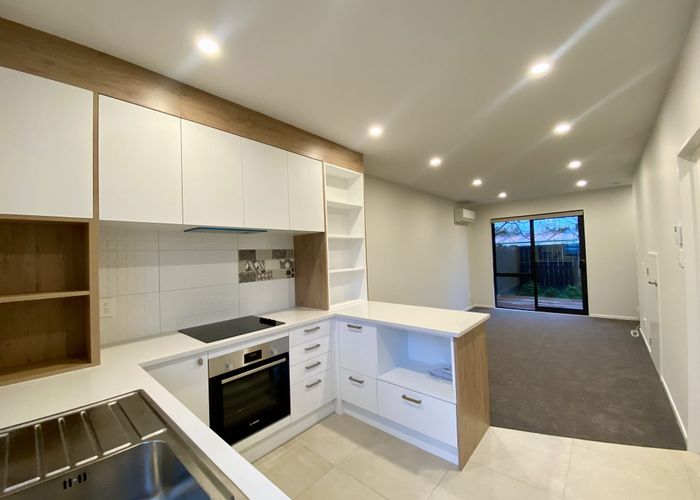  at 8/47 Beach Road, Te Atatu Peninsula, Waitakere City, Auckland