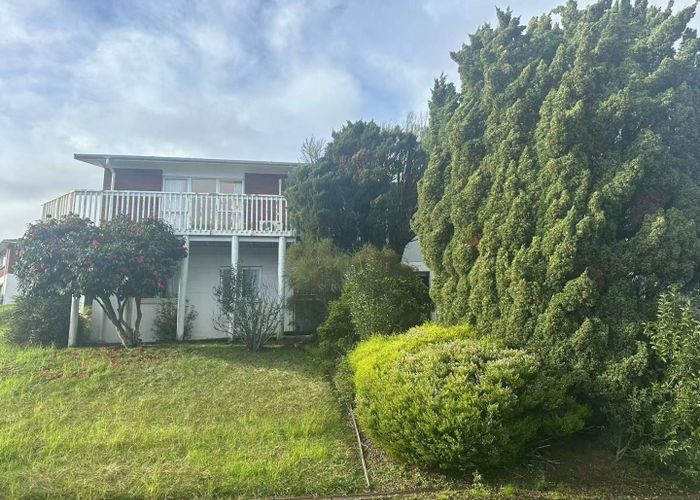  at 2 Penbury Place, New Windsor, Auckland