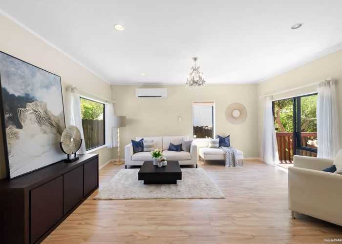  at 15 Robina Court, Burswood, Auckland