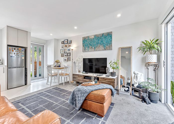 For sale 2/24 Kelwyn Road, Kelston, Waitakere City, Auckland homes