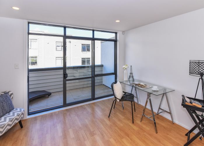  at 127N Queens Road, Panmure, Auckland