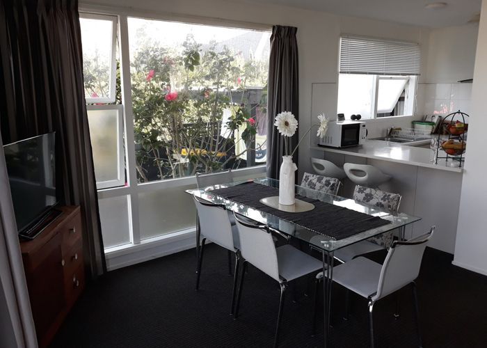  at 206 Lake Road, Northcote, North Shore City, Auckland