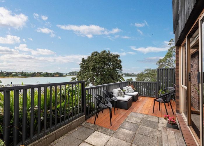  at 2/63A Norwood Road, Bayswater, North Shore City, Auckland