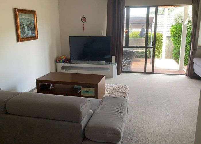  at 1/112 Seaview Road, Glenfield, North Shore City, Auckland