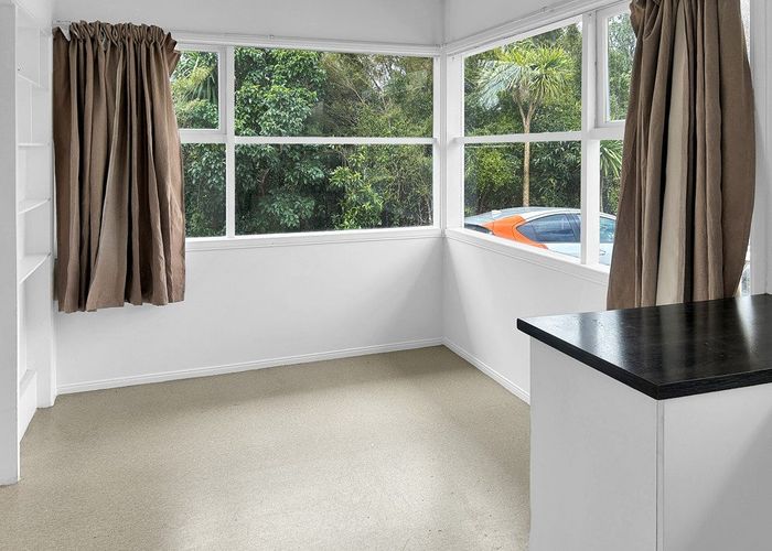  at 2/17 View Rd, Henderson, Waitakere City, Auckland