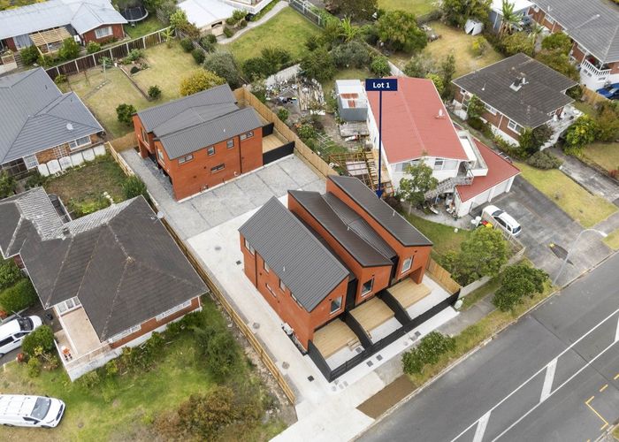  at 1/121 Reeves Road, Pakuranga Heights, Manukau City, Auckland