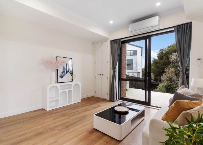  at 44E Westgate Drive, Westgate, Waitakere City, Auckland
