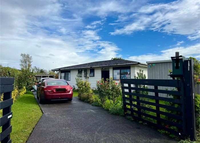  at 2/18 Bingara Place, Favona, Manukau City, Auckland