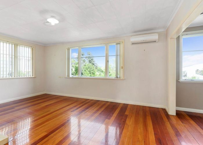  at 33 Captain Scott Road, Glen Eden, Waitakere City, Auckland