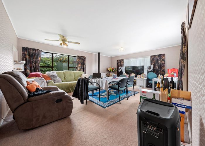  at 5 Tatua Place, Conifer Grove, Takanini