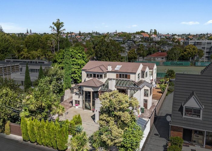  at 15 Marau Crescent, Mission Bay, Auckland City, Auckland