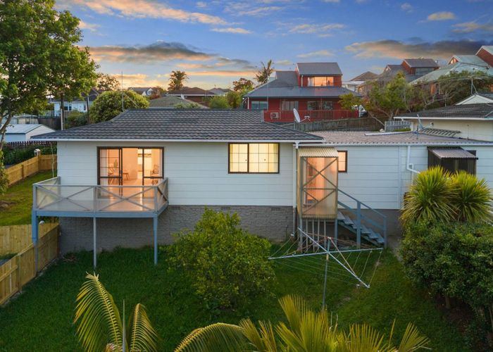  at 5 Denarius Lane, Glendene, Waitakere City, Auckland